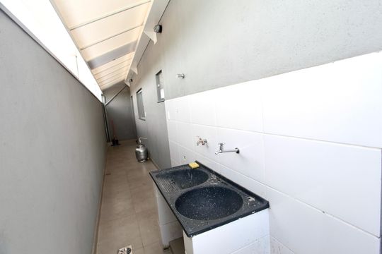 Cozinha e Área de Serviço de kitnet/studio para alugar com 1 quarto, 60m² em Maria da Conceicao, Contagem