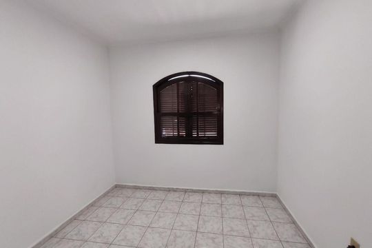 Quarto 2 de casa à venda com 4 quartos, 200m² em Vila Sao Joao, Guarulhos