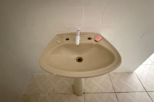 Banheiro de apartamento para alugar com 1 quarto, 60m² em Centro, Guarujá