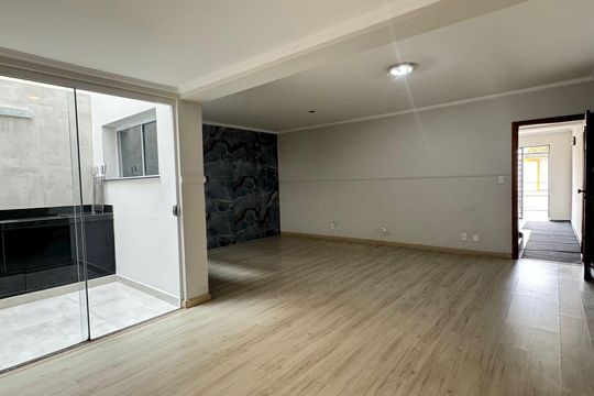 Sala de casa para alugar com 2 quartos, 357m² em Nova América, Piracicaba
