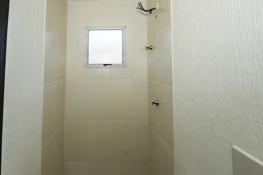 Banheiro de apartamento para alugar com 2 quartos, 44m² em Parque Jardim D Aliana, Vespasiano