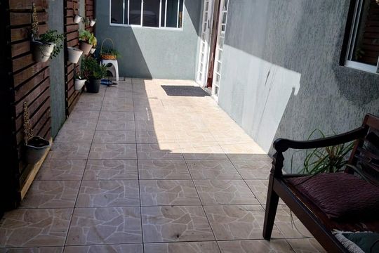 Área externa de casa à venda com 2 quartos, 432m² em Cajuru, Curitiba