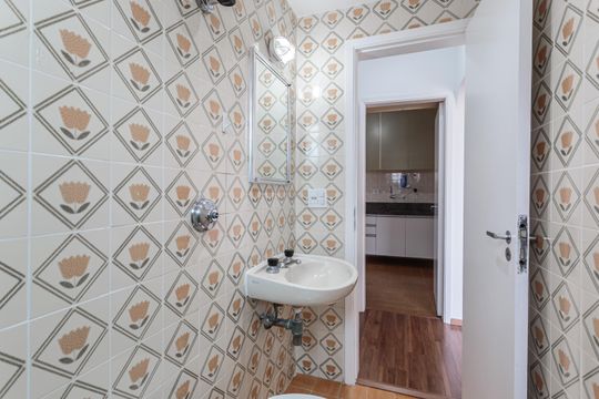 Banheiro de apartamento para alugar com 1 quarto, 45m² em Indianópolis, São Paulo
