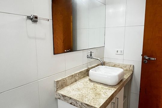 Banheiro da Suíte de apartamento para alugar com 2 quartos, 50m² em Utinga, Santo André
