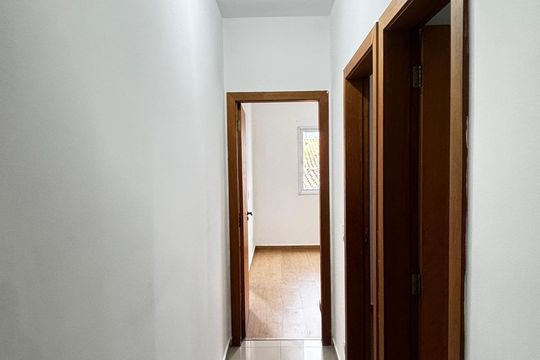 Corredor de apartamento para alugar com 2 quartos, 50m² em Utinga, Santo André
