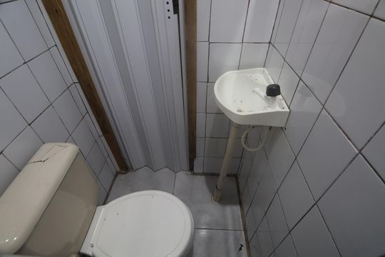 Banheiro de casa para alugar com 1 quarto, 30m² em Parque da Matriz, Cachoeirinha
