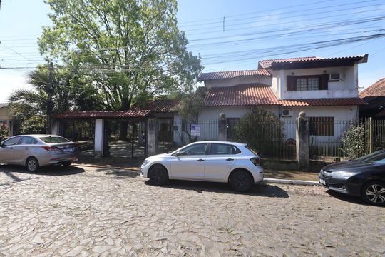 Fachada de casa para alugar com 1 quarto, 30m² em Parque da Matriz, Cachoeirinha