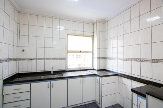 Cozinha de apartamento para alugar com 2 quartos, 90m² em Vila Bastos, Santo André