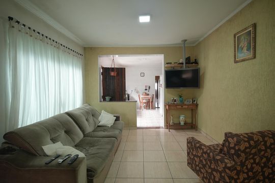 Casa à venda com 2 quartos, 220m² em Vila Aquilino, Santo André