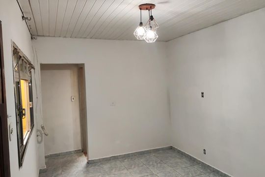Casa para alugar com 3 quartos, 252m² em Vila Iorio, São Paulo