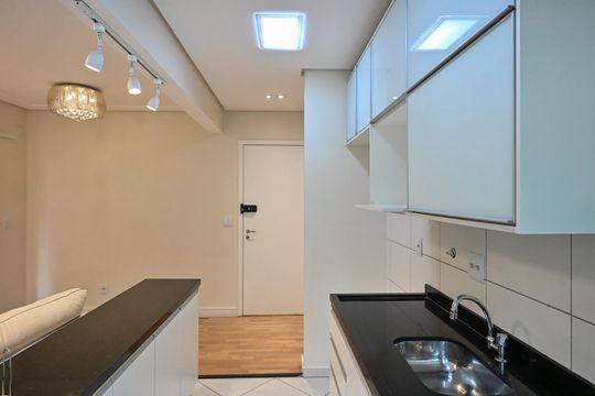 Cozinha de apartamento para alugar com 1 quarto, 38m² em Vila Andrade, São Paulo