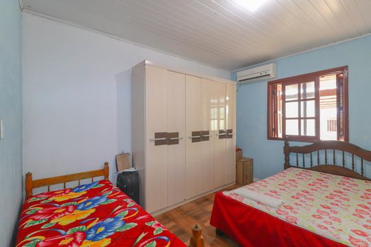 Casa à venda com 2 quartos, 68m² em Mato Grande, Canoas