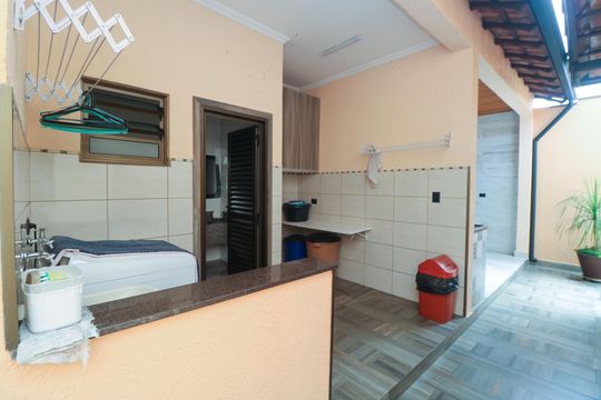 Área de Serviço de casa à venda com 2 quartos, 250m² em Parque Erasmo Assunção, Santo André