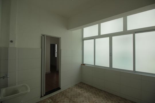 Cozinha e Área de Serviço de casa de condomínio para alugar com 3 quartos, 88m² em Marapé, Santos