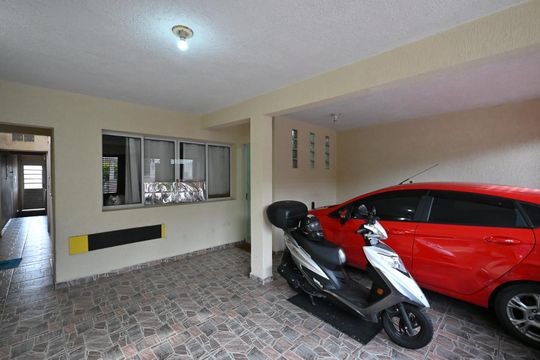 Garagem de casa à venda com 4 quartos, 160m² em Jardim D’abril, São Paulo