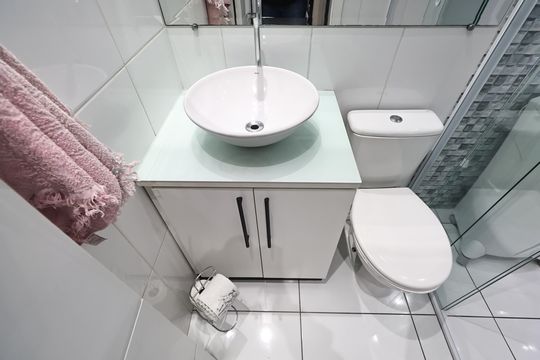 Banheiro de apartamento para alugar com 1 quarto, 58m² em Santa Terezinha, Santo André