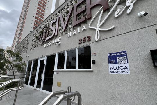 Fachada com placa grande de apartamento para alugar com 2 quartos, 58m² em Picanço, Guarulhos