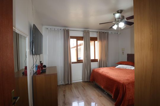 Casa à venda com 3 quartos, 360m² em Igara, Canoas