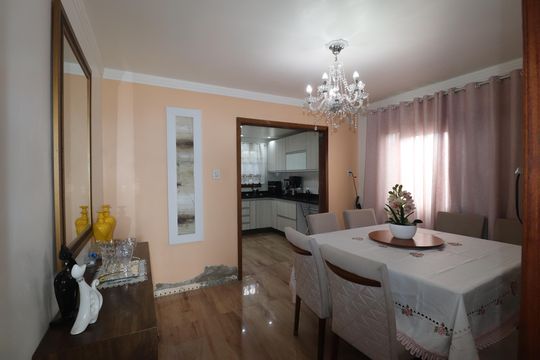 Casa à venda com 3 quartos, 360m² em Igara, Canoas