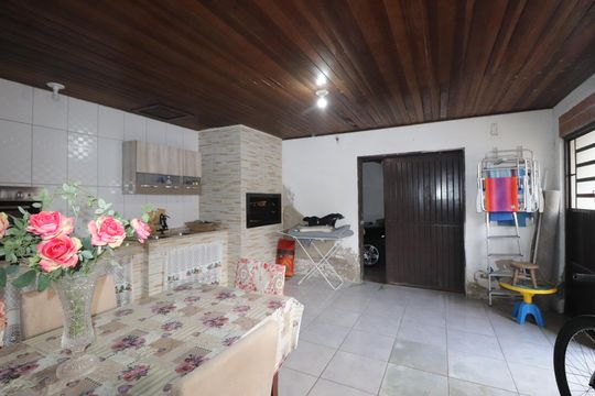 Casa à venda com 3 quartos, 360m² em Igara, Canoas