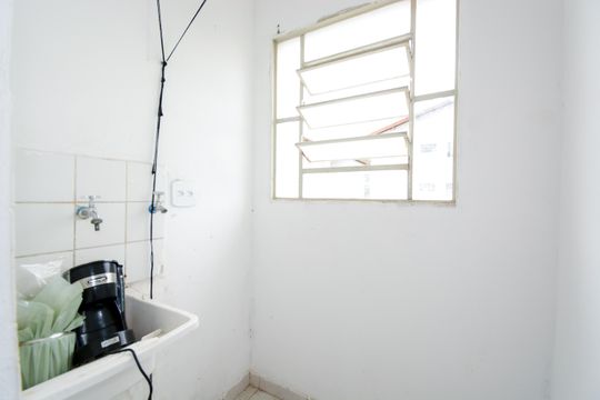 Área de serviço de apartamento para alugar com 2 quartos, 51m² em Vila Nova Bonsucesso, Guarulhos