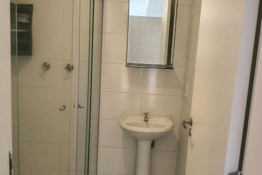 Banheiro de apartamento para alugar com 2 quartos, 45m² em Jardim Copacabana, São José dos Campos