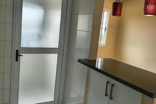 Cozinha de apartamento para alugar com 2 quartos, 45m² em Jardim Copacabana, São José dos Campos