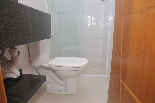 Banheiro 2  de casa à venda com 3 quartos, 130m² em Jardim Sao Carlos (zona Leste), São Paulo