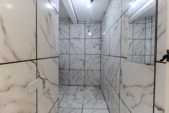 Banheiro de casa para alugar com 1 quarto, 50m² em Itaim Paulista, São Paulo