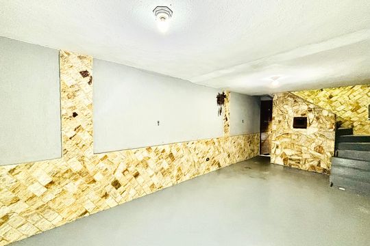 Garagem de casa à venda com 3 quartos, 178m² em Jardim Nossa Senhora do Carmo, São Paulo