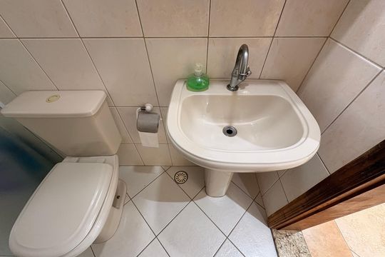 Banheiro de casa para alugar com 1 quarto, 40m² em Parque Gerassi, Santo André