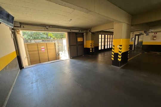 Garagem de apartamento para alugar com 4 quartos, 280m² em Fundinho, Uberlândia
