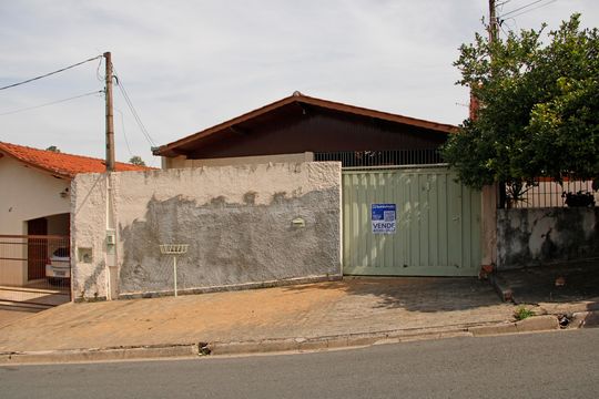 plaquinha de casa para alugar com 3 quartos, 188m² em Jardim Tres Irmaos, Vinhedo