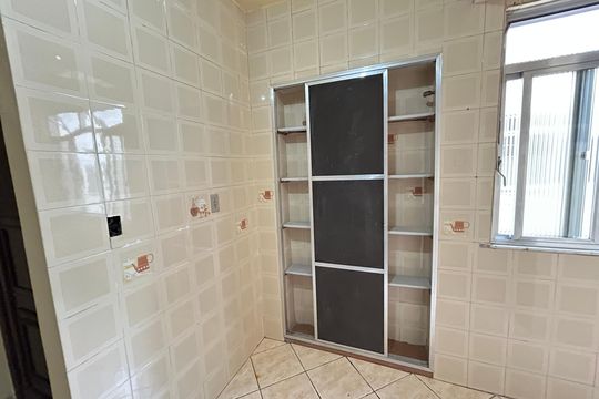 Cozinha de apartamento para alugar com 2 quartos, 55m² em Guadalupe, Rio de Janeiro