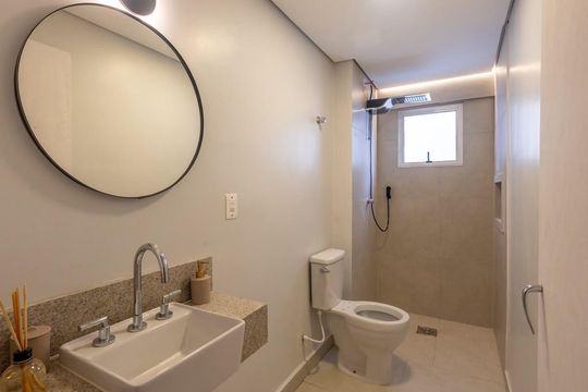 Banheiro de apartamento à venda com 2 quartos, 50m² em Taboão, São Bernardo do Campo