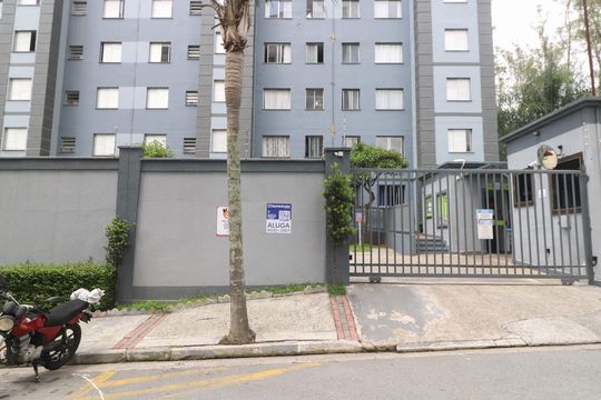 Placa instalada em 22/10/2026 com o código PRWW-362 de apartamento para alugar com 2 quartos, 44m² em Parque Sao Vicente, Santo André