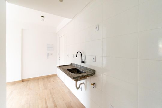 Cozinha de apartamento para alugar com 2 quartos, 35m² em Vila Guarani (zona Sul), São Paulo
