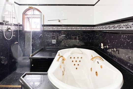 Banheiro da Suíte de casa para alugar com 4 quartos, 300m² em Ferrazópolis, São Bernardo do Campo