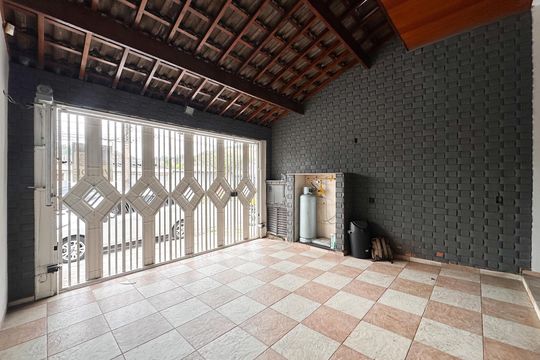 Garagem de casa para alugar com 4 quartos, 300m² em Ferrazópolis, São Bernardo do Campo