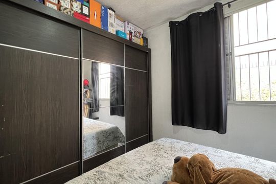 Quarto 2 de apartamento para alugar com 2 quartos, 47m² em Jardim Vermelhão, Guarulhos