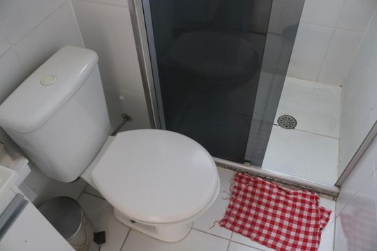 Banheiro de apartamento para alugar com 2 quartos, 45m² em Água Branca, São Paulo