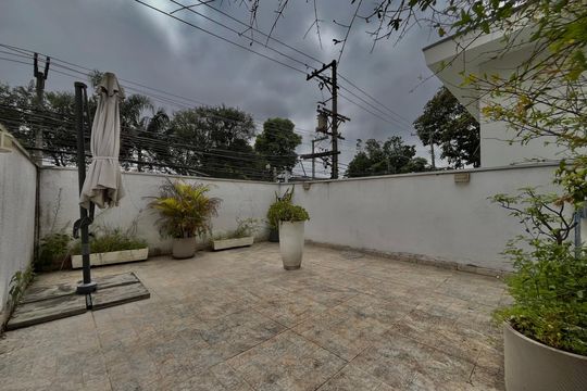 Área externa de casa para alugar com 3 quartos, 155m² em Campo Belo, São Paulo