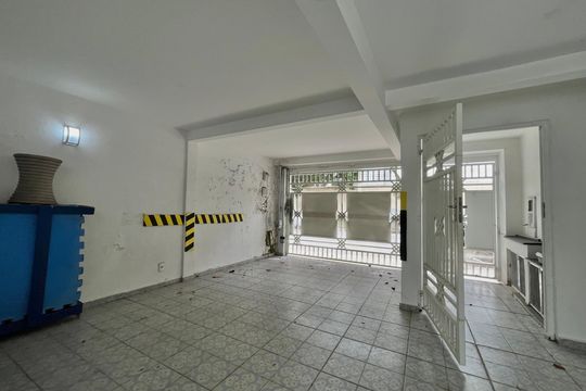 Garagem de casa para alugar com 3 quartos, 155m² em Campo Belo, São Paulo