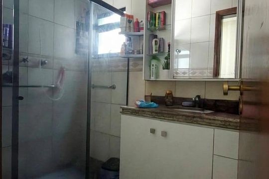 Banheiro de apartamento à venda com 3 quartos, 160m² em Vila Valqueire, Rio de Janeiro