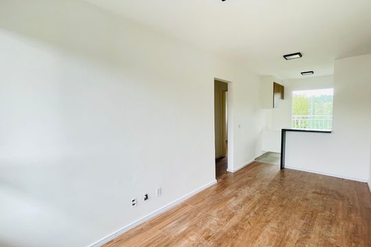 Sala de apartamento para alugar com 2 quartos, 47m² em Jardim Sandra, Cotia