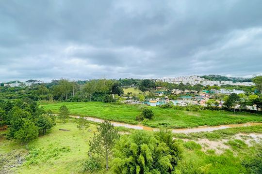 Vista da janela de apartamento para alugar com 2 quartos, 47m² em Jardim Sandra, Cotia