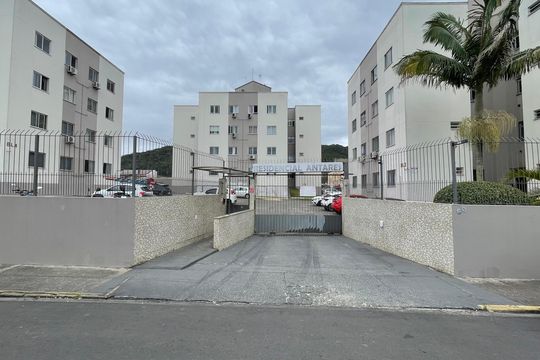 Fachada do Prédio de apartamento para alugar com 2 quartos, 55m² em Jardim Araucária, São José