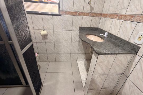 Banheiro de casa para alugar com 2 quartos, 85m² em Vila Bela Vista, Duque de Caxias