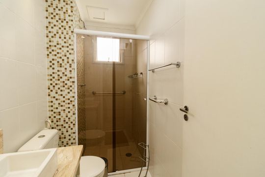 Banheiro de apartamento para alugar com 2 quartos, 51m² em Protendit, São Paulo