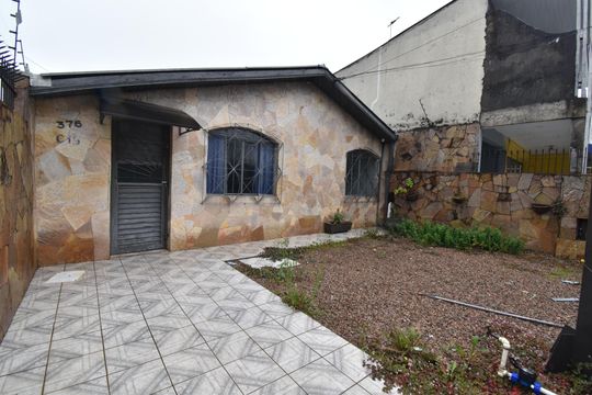 Quintal de casa à venda com 3 quartos, 140m² em Sítio Cercado, Curitiba